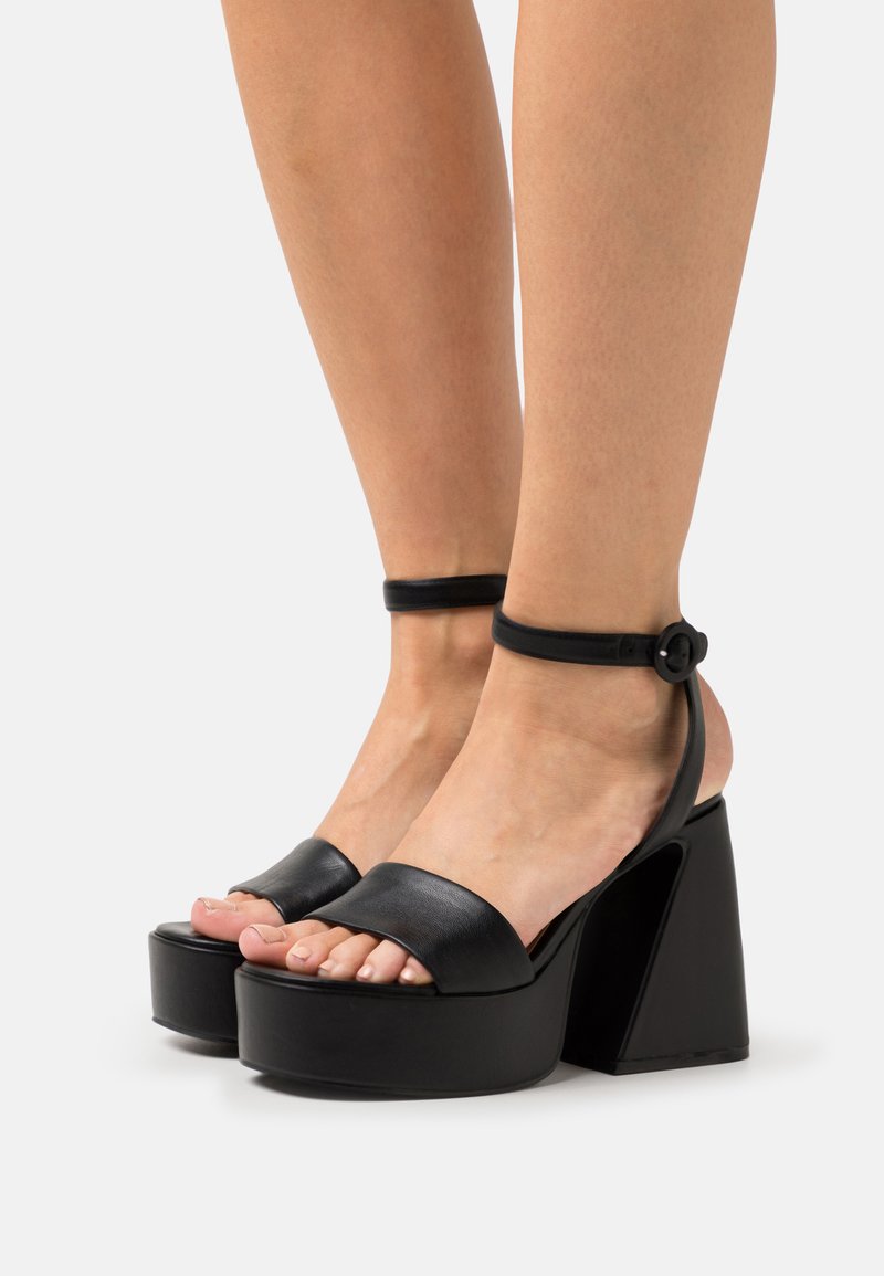 steve madden platform sandals