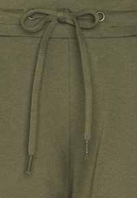 Nepasirinkta, kalamata