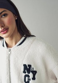 Next VARSITY - Nattøj trøjer - ecru