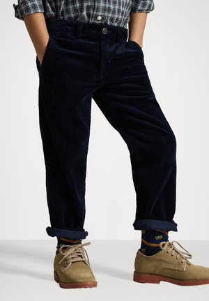 BEDFORD STRAIGHT FIT CORDUROY TROUSER - Nadrágok - hunter navy