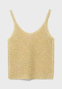 Débardeur en maille crochet beige avec fines bretelles et encolure dégagée, tissu léger et respirant.