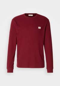 BADGE TEE - Long sleeved top - renaissance red
