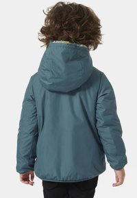 Giacca imbottita teal con cappuccio, caratterizzata da un colletto testurizzato e polsini elasticizzati. Il design include un orlo dritto e una finitura liscia.
