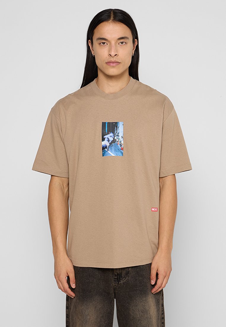 Diesel T-shirt print zandkleur