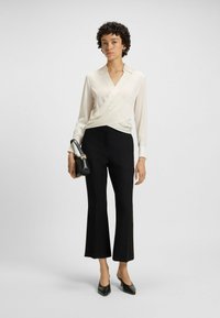 BOSS BELIDANA biały