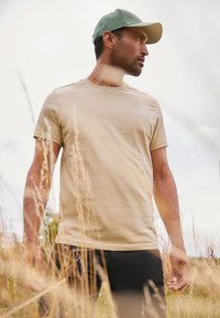 The North Face SIMPLE DOME TEE - Marškinėliai su spaudiniu - gravel/white