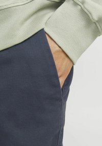 Thumbnail Image 4