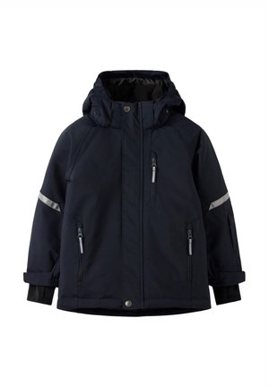 Marineblaue Winterjacke mit Kapuze, reflektierenden Streifen an den Ärmeln, Reißverschlüssen an Brust- und Seitentaschen sowie verstellbaren Ärmelbündchen.