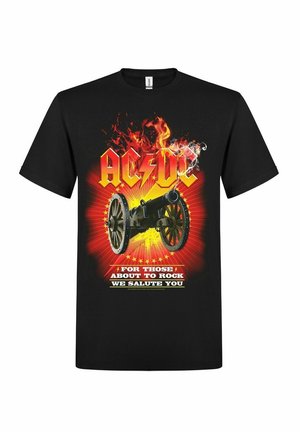 Czarny T-shirt z płonącym logo AC/DC nad dymiącym armatą oraz tekstem „Dla tych, którzy mają zamiar rockować, pozdrawiamy was” napisanym pogrubionymi literami.