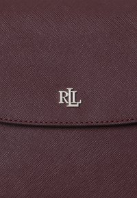 Lauren Ralph Lauren CROSSHATCH MEDIUM SCHYLAR SHOULDER BAG - Rokassoma - dark garnet