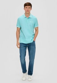 s.Oliver MIT LOGO-PRINT - Poloshirt - ozeangrün
