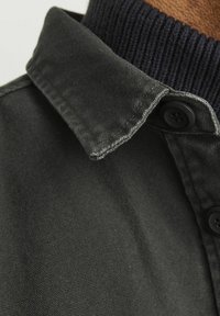 R.D.D. ROYAL DENIM DIVISION WIDE FIT - Letná bunda - peat