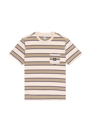 Beige kortærmet T-shirt med horisontale mørkebrune striber, rund hals og en venstre brystlomme med et mærke. Blødt bomuldsstof.