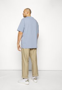 Tommy Hilfiger TEE - T-shirt básica - daybreak blue