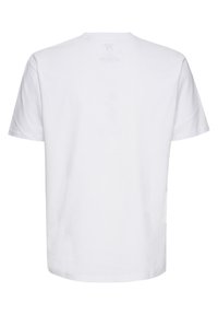 Hvid bomulds t-shirt med rund hals, korte ærmer og lige kant. Enkel design med blød tekstur, ingen synlige mønstre eller grafik.