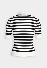 Polo a maniche corte a righe bianche e nere con texture a costine e colletto bianco. Presenta righe orizzontali di larghezze variabili.