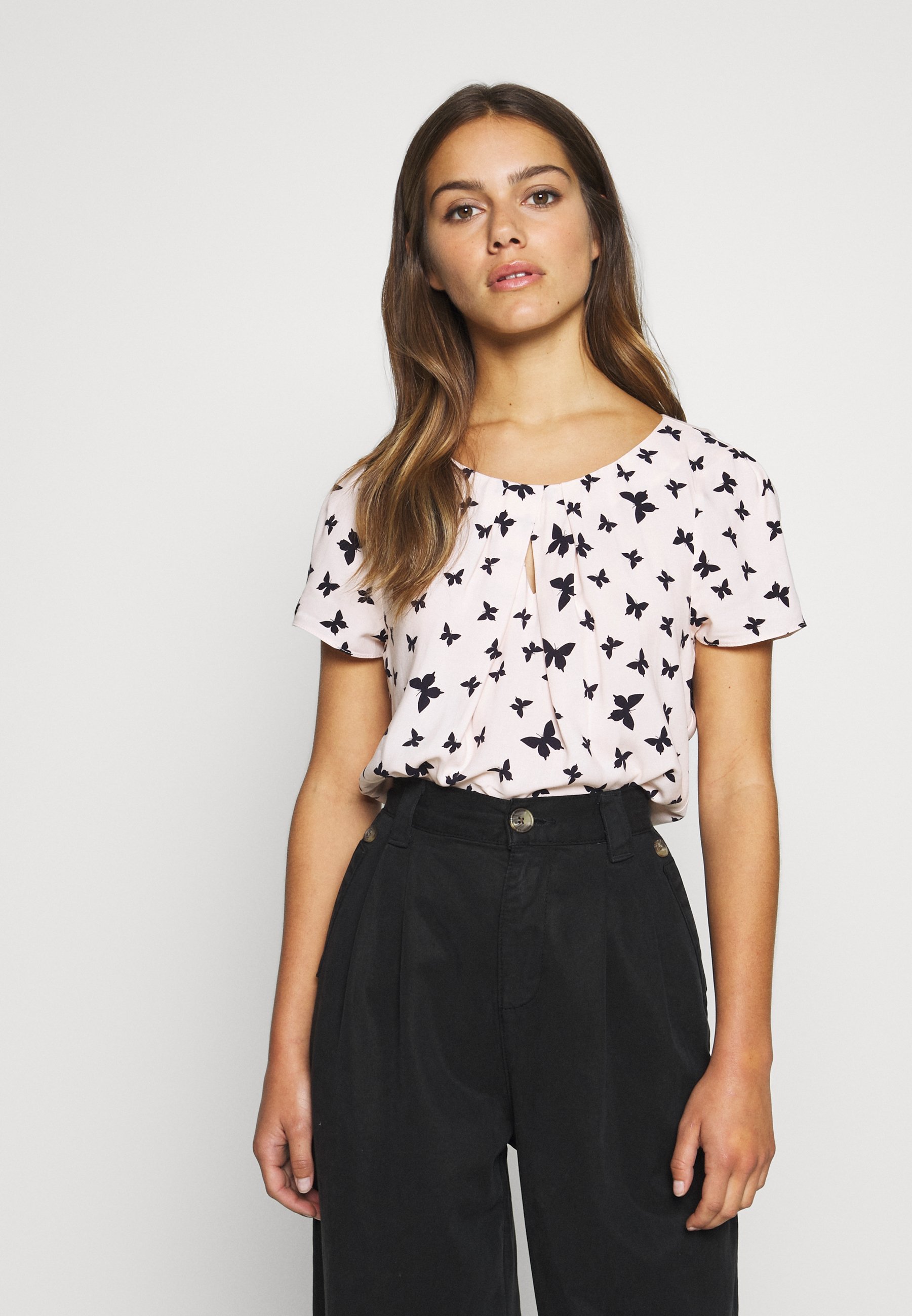 Dorothy Perkins Petite BILLIE BUTTERFLY BUTTON Bluser Dorothy Perkins Petite BILLIE PETITE - Bluser - white
