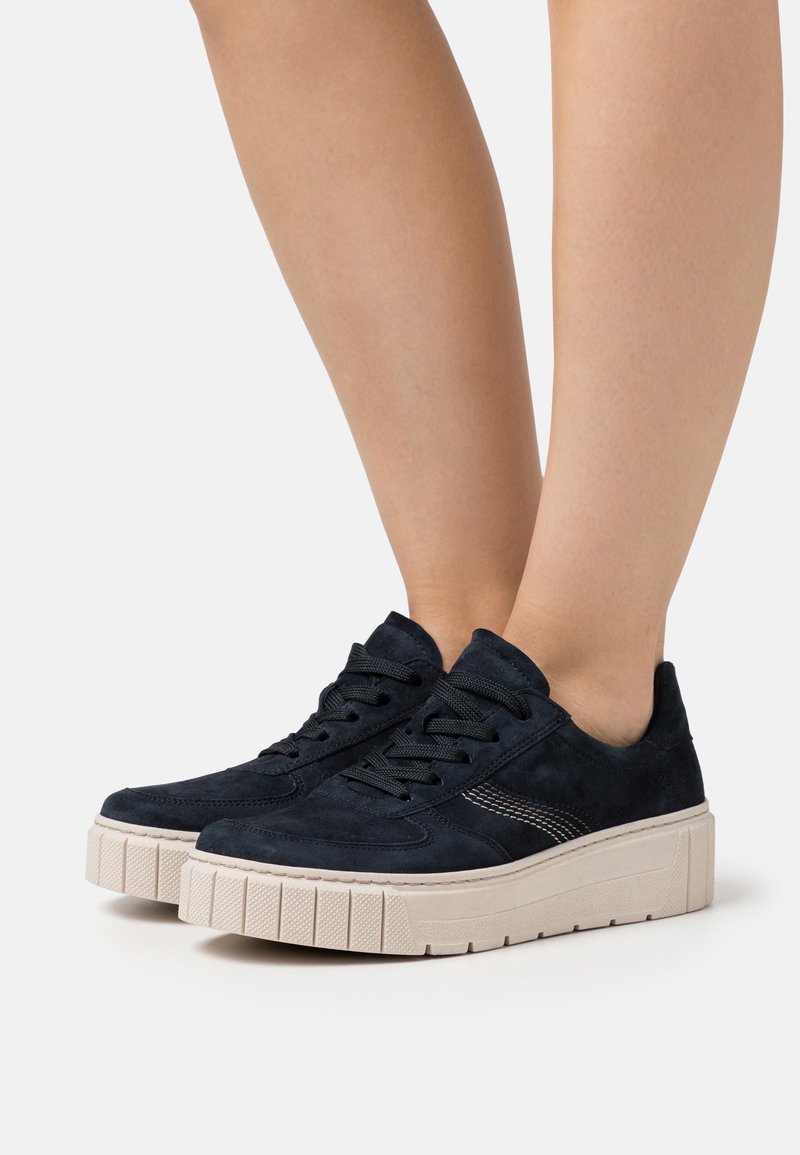 Gabor Shoes Gabor Comfort - Zapatillas De Cuero Nobuck Mujer, Color Negro, Talla 37
