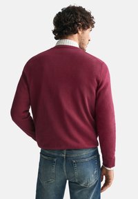GANT V-NECK - Jersey de punto - wine red