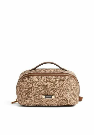 Beauty case marrone con motivo decorativo, manico sulla sommità, chiusura con cerniera e piccola etichetta del marchio sulla parte anteriore.
