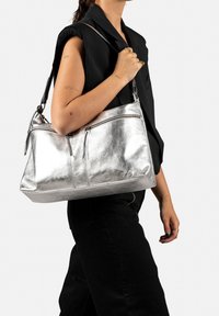 Burkely ROCK RUBY - Sac à main - silver