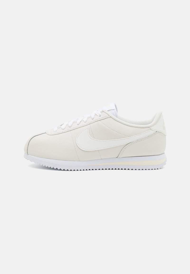 Nike Sportswear - CORTEZ  - Sporta apavi - phantom/sail/coconut milk/white, Palielināt