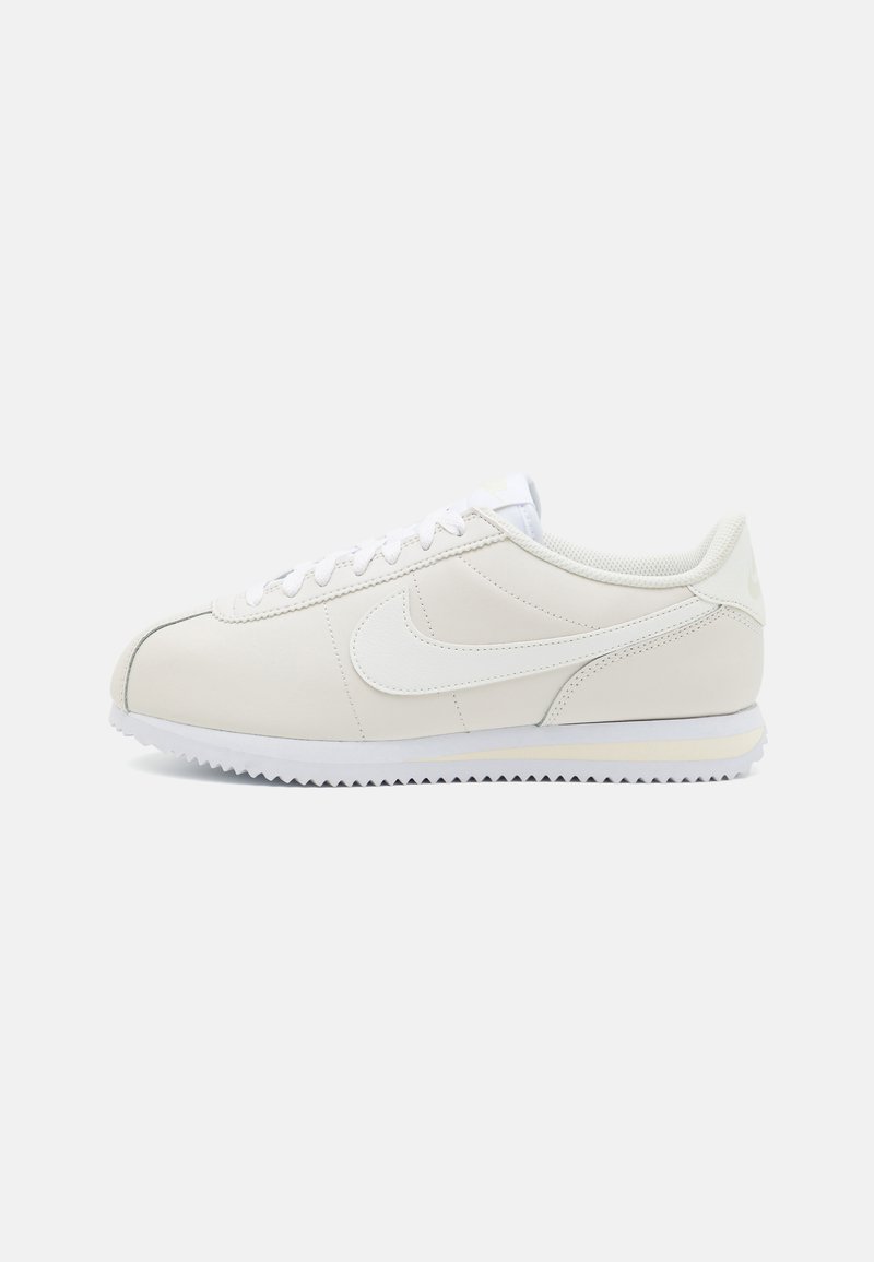 Nike Sportswear CORTEZ - Sportcipő - phantom/sail/coconut milk/white