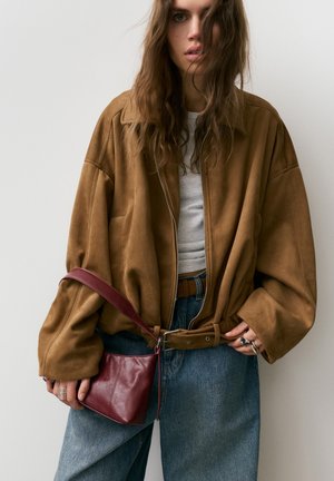 PULL&BEAR SHOULDER - Kabelka - bordeaux