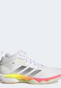 Chaussure de basketball Adidas CrazyFlight blanche avec des rayures grises et une semelle intermédiaire dégradée du jaune au rose sur fond clair.