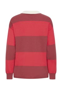 Pull à manches longues rayé rouge et rouge foncé avec un col blanc, vu de dos.