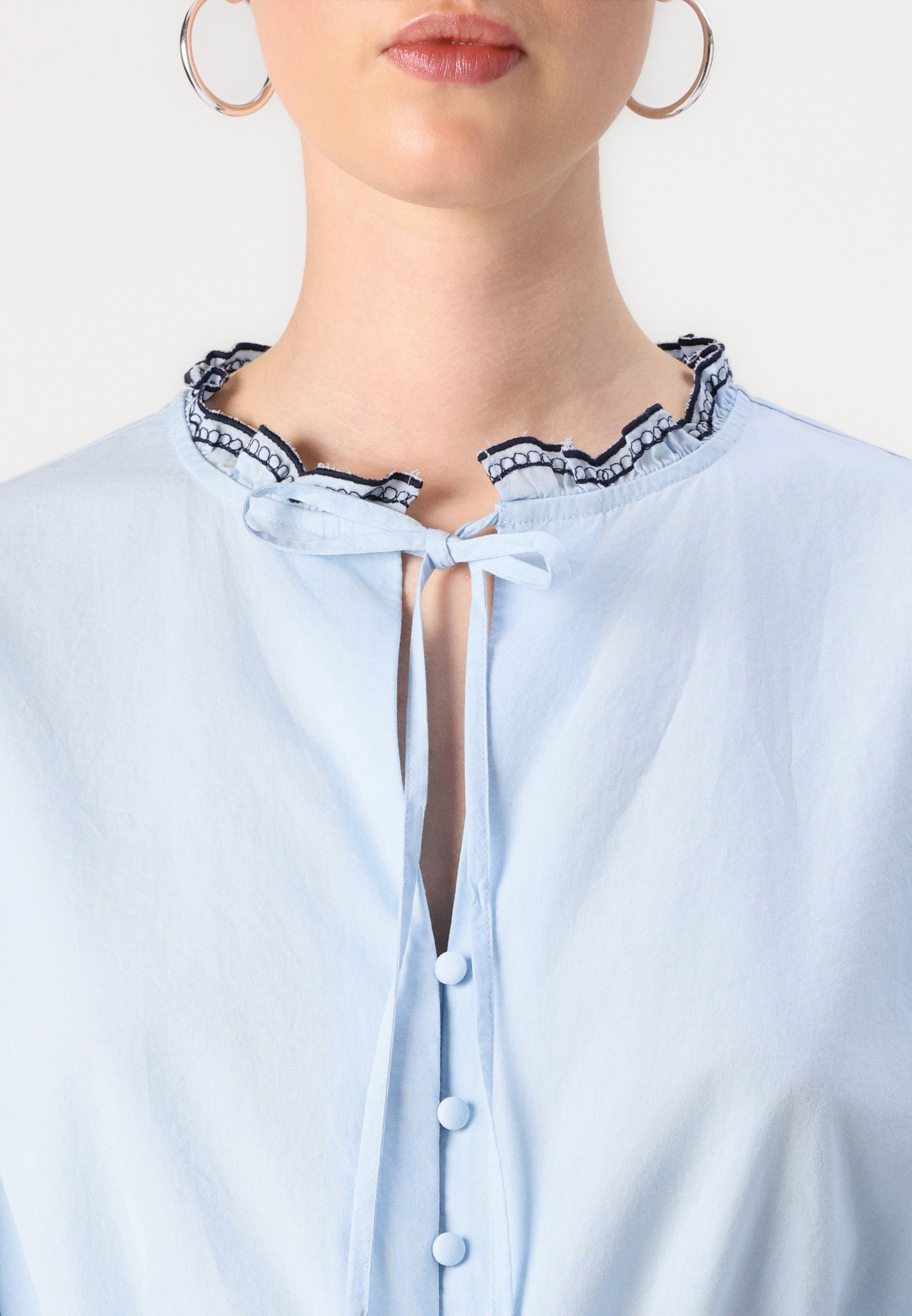 売れ筋商品|||ヤス シャツ レディース トップス YASSENSO - Button-down blouse - clear sky YAS YASSENSO - Button-down blouse - clear sky/light blue