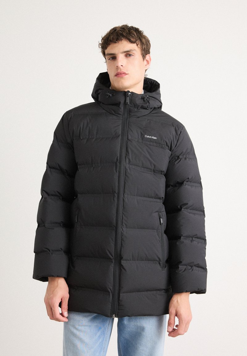 Calvin Klein LONG HOODED - Kabát z prachového peří - black