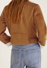 Mango Giacca in similpelle - cognac