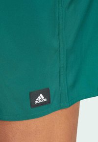 adidas Sportswear SOLID CLX -LENGTH - Swimming shorts - collegiate green   black