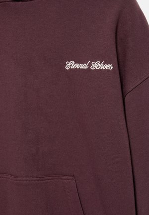 PULL&BEAR, ETERNAL ECHOES HOODIE - HOODIE - Sweat à capuche - bordeaux