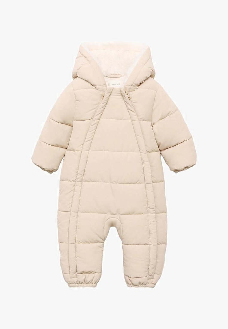 Mono de nieve para bebé acolchado en color beige, con un suave revestimiento interior, capucha, cierre de cremallera y puños elásticos para mayor calidez y comodidad.