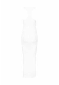 Weißes Midi-Kleid mit tailliertem Schnitt, aus elastischem Stoff, mit rundem Ausschnitt und ärmellosem Design. Glatte Textur über das gesamte Kleid.