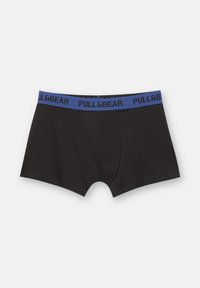 Sorte herrebokser med en blå elastik, der har det gentagne "PULL&BEAR" logo i sorte bogstaver.
