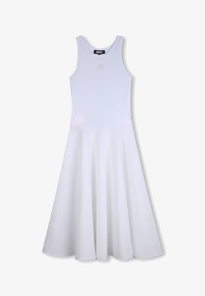 Robe blanche sans manches avec un corsage ajusté et une jupe évasée, en tissu lisse. Présente un détail de logo discret sur le devant.