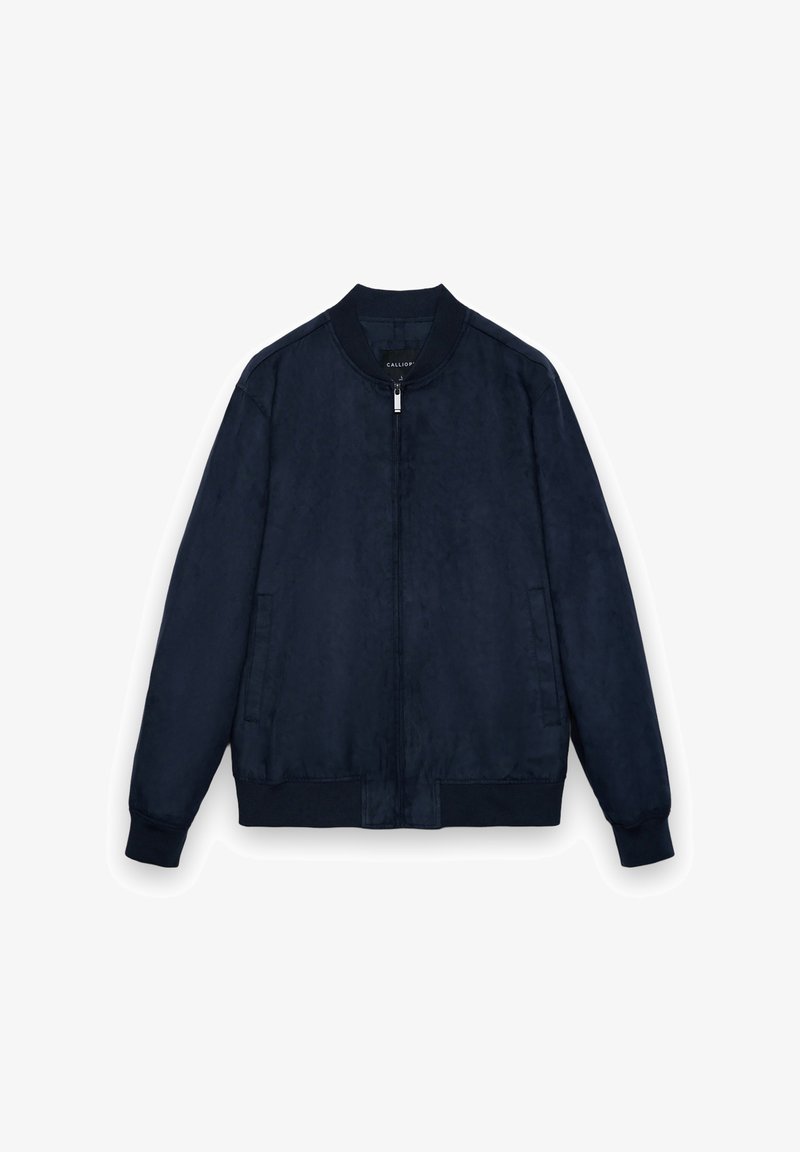 Marineblaue Bomberjacke aus glattem Stoff mit durchgehendem Reißverschluss, geripptem Kragen und Bündchen sowie Seitentaschen. Minimalistisches Design mit klaren Linien.