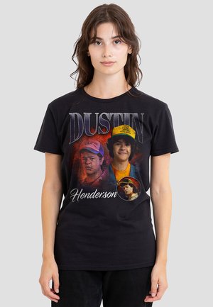 STRANGER THINGS DUSTIN HOMAGE - Print T-shirt - black