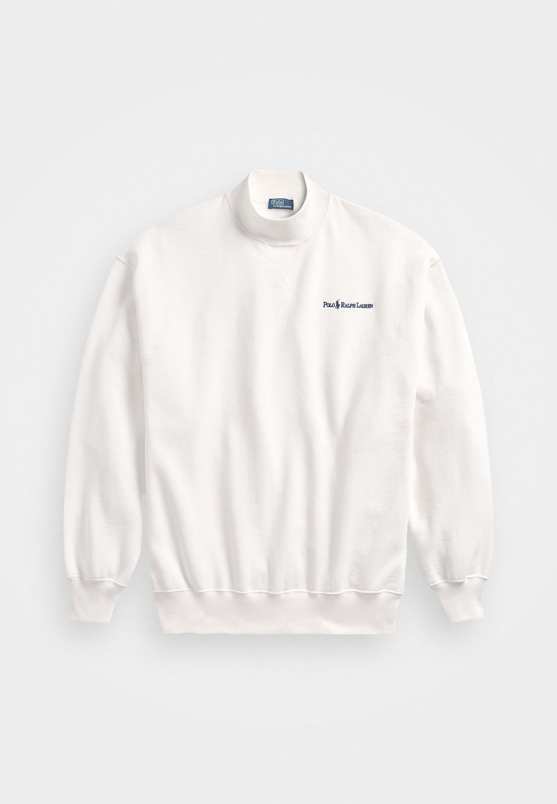 Λευκό φούτερ με ψηλό γιακά, διακοσμημένο με ναυτικό λογότυπο στο αριστερό στήθος. Απαλή, υφασμάτινη υφή με ριμπ μανίκια και στρίφωμα.