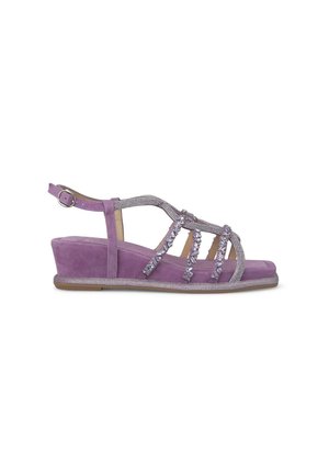 Sandalo wedge in suede viola con accenti di cristallo, punta aperta e design a più cinghie. Cinturino alla caviglia regolabile per una vestibilità sicura.