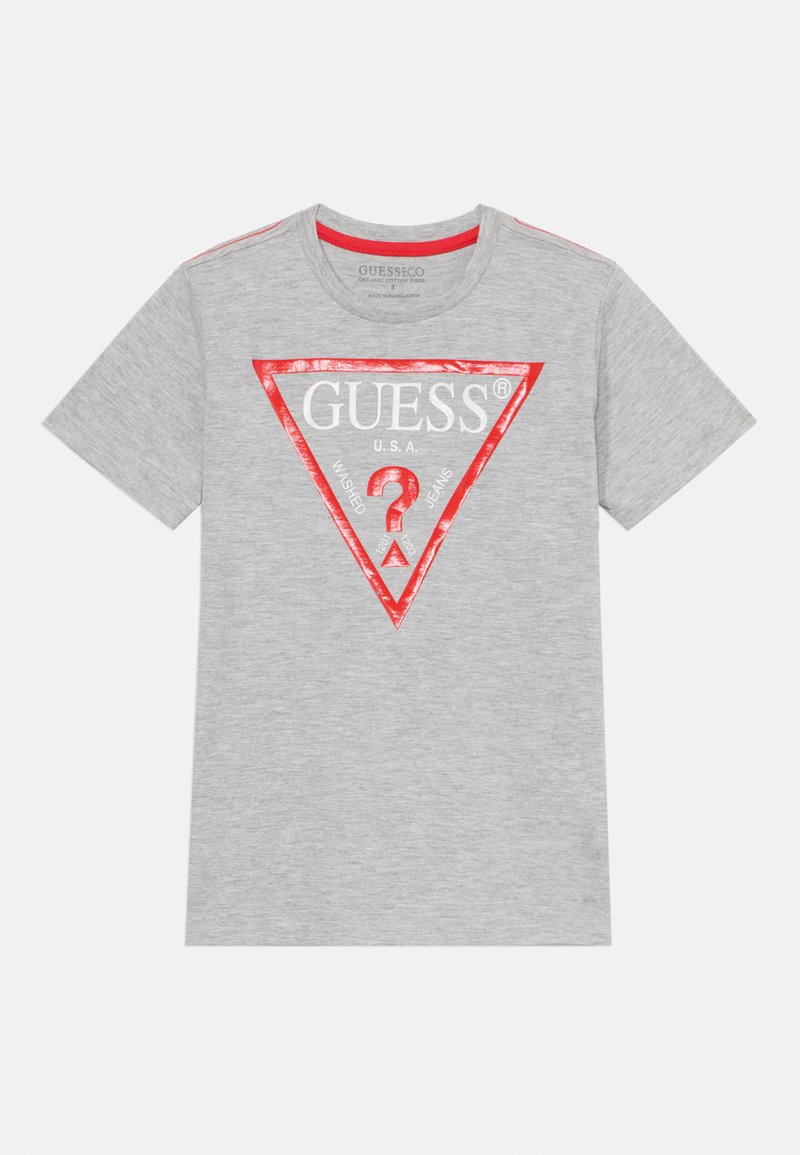 Halli lühikeste varrukatega t-särk, mis on valmistatud puuvillast, punase kolmnurga logoga, millel on valged tekstid "GUESS" ja "U.S.A.". Lihtne ümberkaudne kaelus.