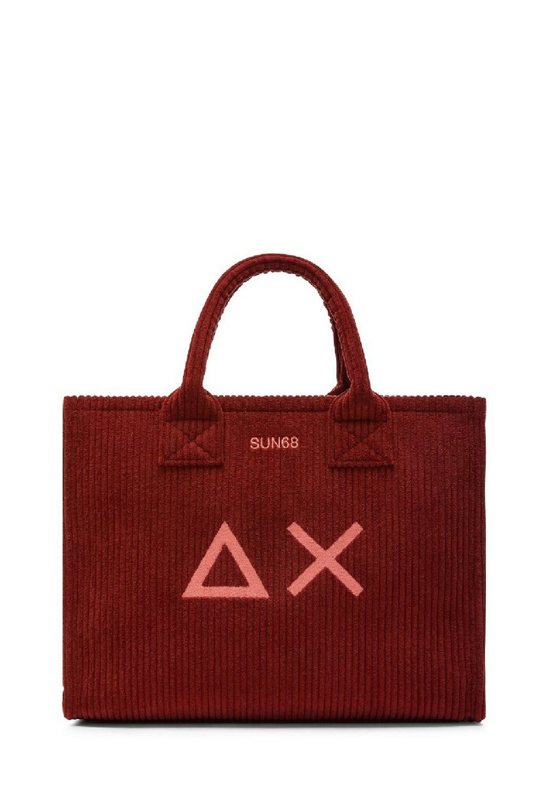 Borsa tote in corda rossa con due manici corti, decorata con simboli grafici rosa e il nome del marchio "SUN68" ricamato sul fronte.