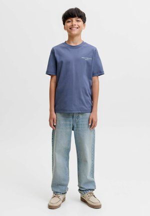 Jack & Jones Junior, JORNORREBRO SKETCH BACK TEE SS CN JNR - T-shirts print - crown blue