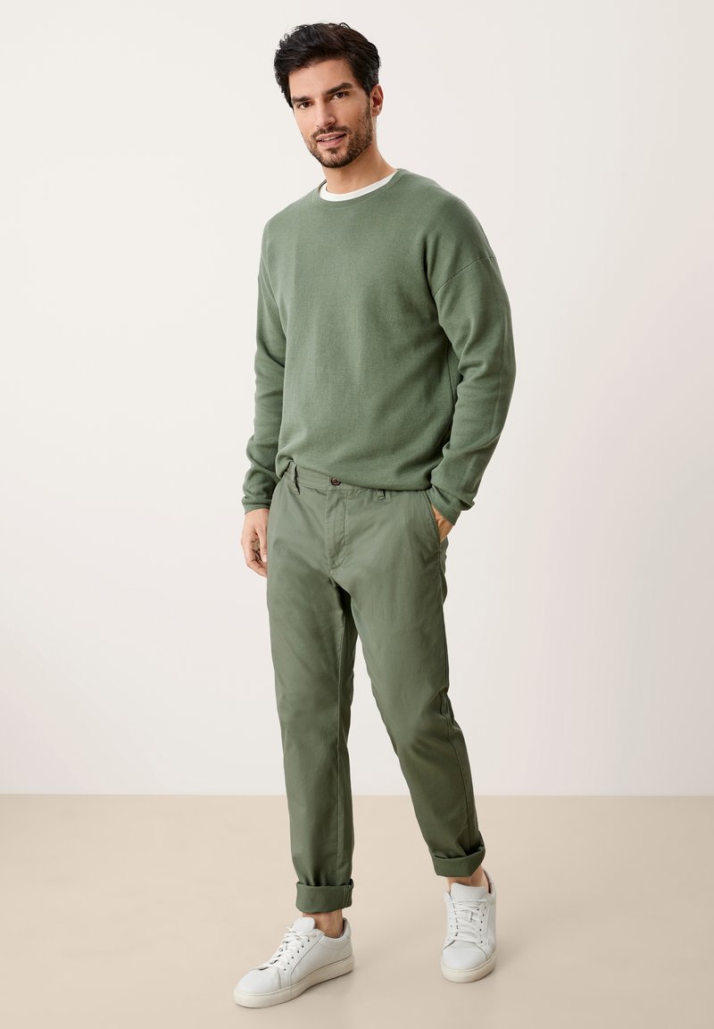 Herren Chinos | s.Oliver Chino army green/dunkelgrün - RC68259 Herren Chinos | s.Oliver Chino army green/dunkelgrün - RC68259