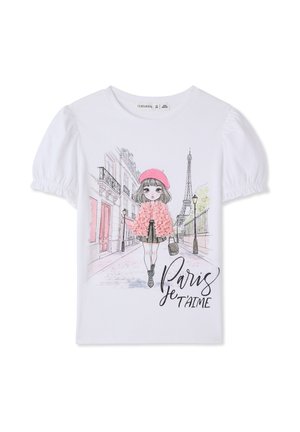 Biały t-shirt z grafiką dziewczyny w różowym berecie i płaszczu z falbankami, spacerującej przy Wieży Eiffla z napisem "Paris je t'aime".