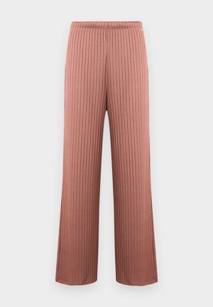 Pantalon en maille côtelée à jambes larges couleur rose poudré avec une taille élastique et de fines rayures verticales, présenté sur un fond uni.