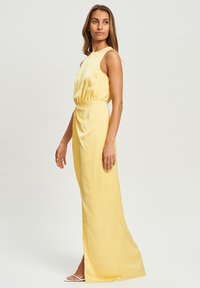 CHANCERY MONTE  - Pidulikud riided - lemon